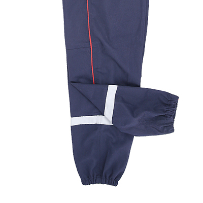 gambe dei pantaloni del pompiere