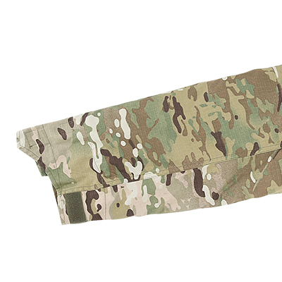 Polsino della giacca dell'uniforme militare