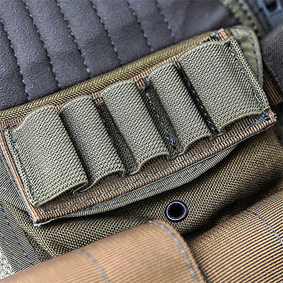 Supporto per fucili da caccia con gilet tattico in maglia militare