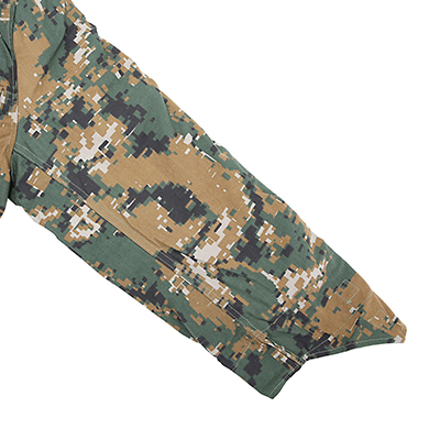 Design umanizzato del polsino Jakcet dell'esercito
