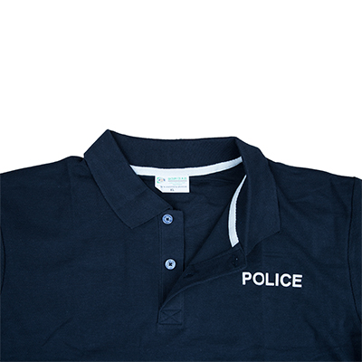 Polo blu dell'uniforme della polizia con abbottonatura